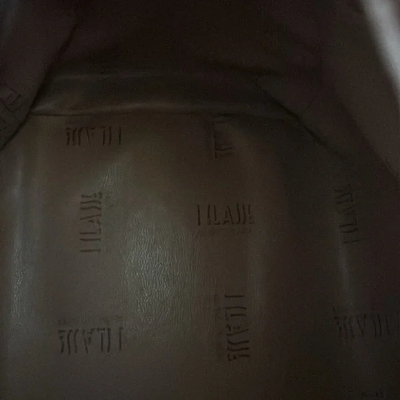 1’ Classe Alviero martini bag in good condition - Picture 7 of 9